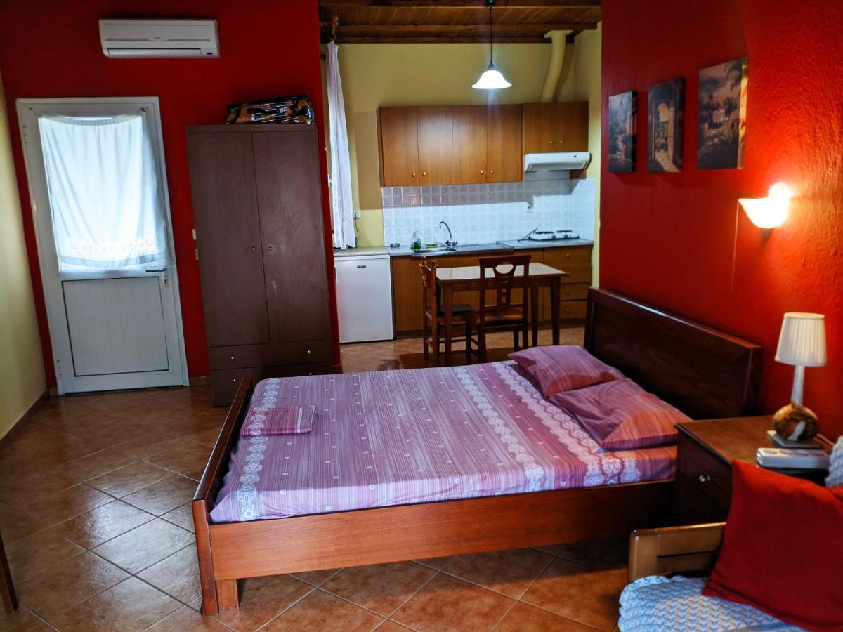 אורמה Alexandros Guesthouse מראה חיצוני תמונה