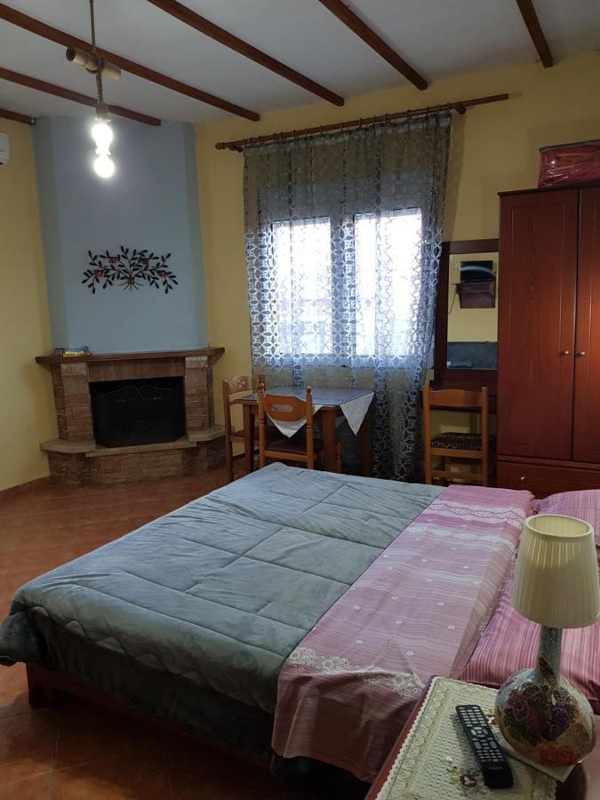 אורמה Alexandros Guesthouse מראה חיצוני תמונה