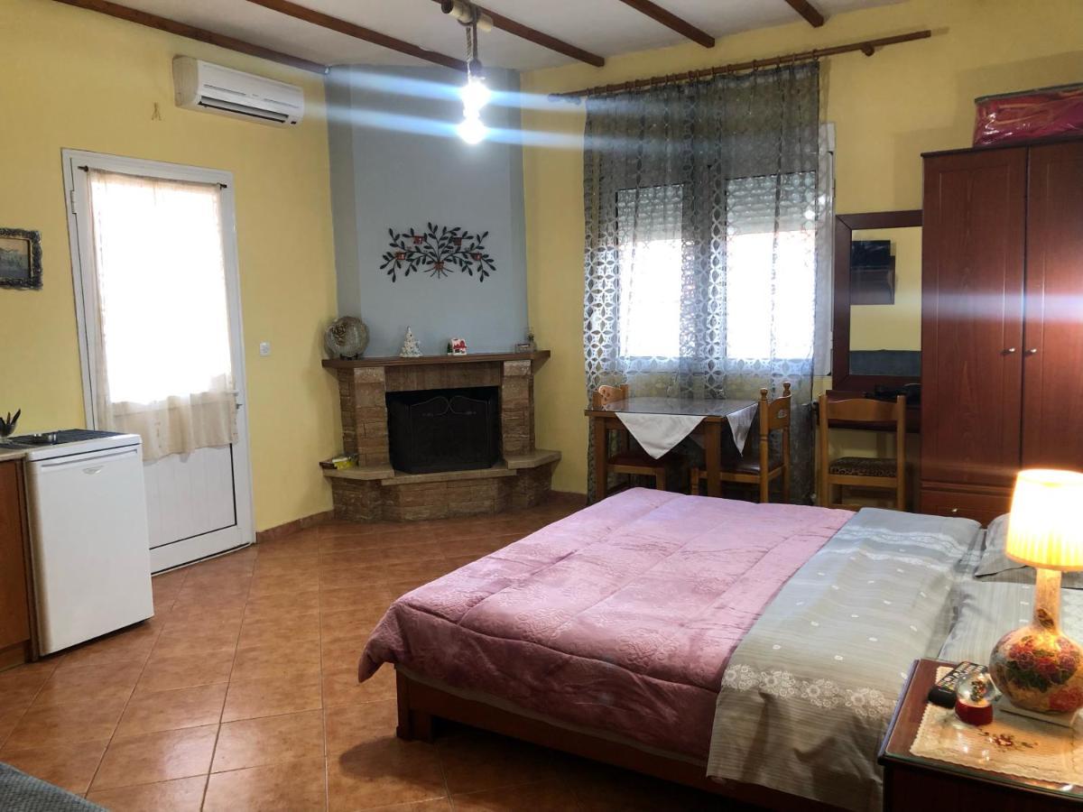 אורמה Alexandros Guesthouse מראה חיצוני תמונה