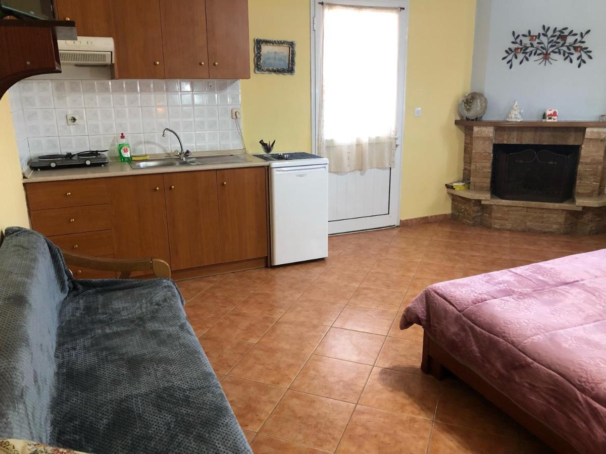 אורמה Alexandros Guesthouse מראה חיצוני תמונה