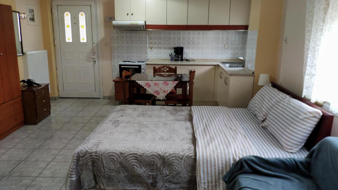 אורמה Alexandros Guesthouse מראה חיצוני תמונה
